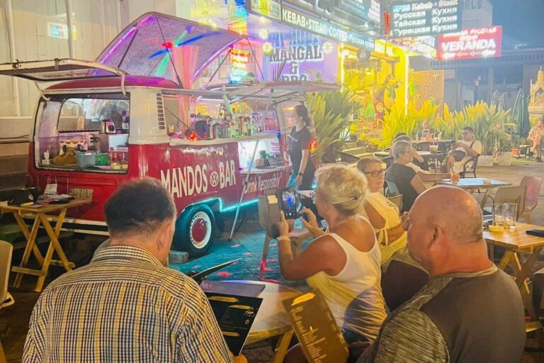 Mandos Bar karon beach phuket