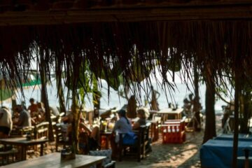 Smigo’s Bar & Restaurant Local Favorite in Bangtao Beach