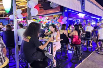 bar with no name karon beach