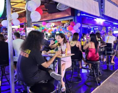 bar with no name karon beach